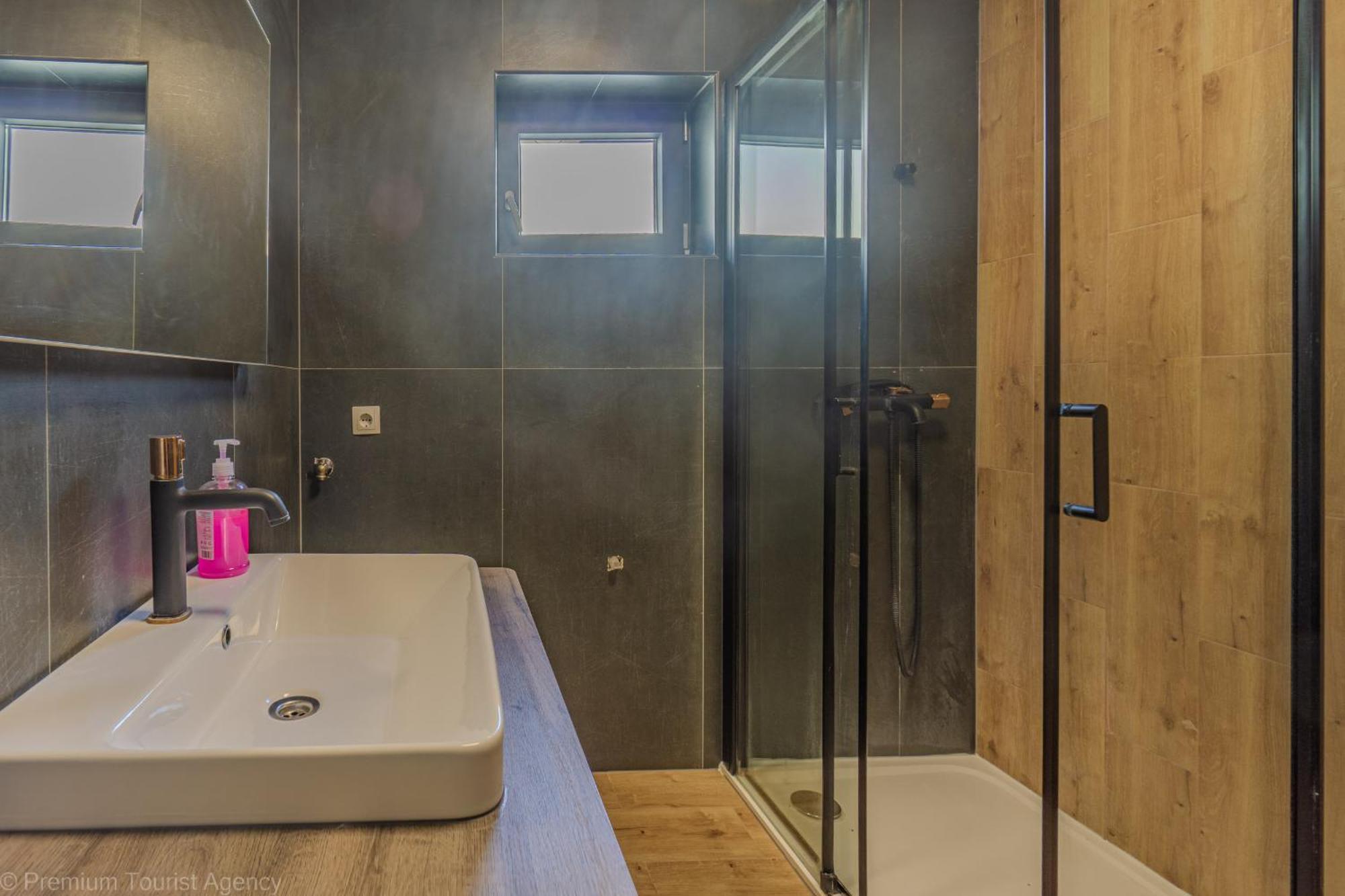 Ivica Super Comfortable, Newly Furnished Apartment In A Top Location Metajna Exterior foto